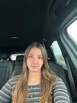 Snapshot of DoriDeluxe66 chatting on October 13, 2025, 12:40 pm DoriDeluxe66 online show from October 13, 2025, 12:40 pm