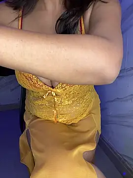 Snapshot of Ms_Divya chatting on March 18, 2026, 10:51 am Ms Divya online show from March 18, 2026, 10:51 am