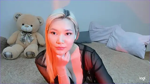 Snapshot of Amelie_Di chatting on March 19, 2026, 3:01 pm Amelie Di online show from March 19, 2026, 3:01 pm