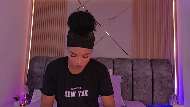 Snapshot of naia_blessed chatting on June 23, 2026, 7:12 pm naia blessed online show from June 23, 2026, 7:12 pm