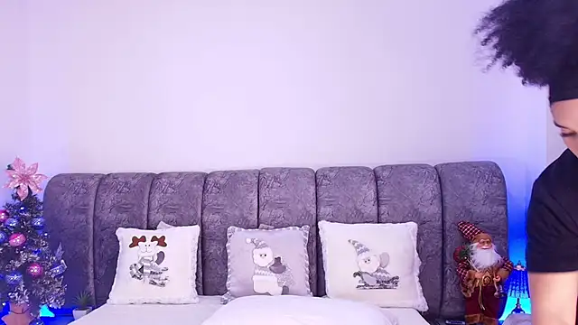 Snapshot of naia_blessed chatting on December 15, 2025, 7:09 pm naia blessed online show from December 15, 2025, 7:09 pm