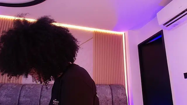 Snapshot of naia_blessed chatting on March 18, 2026, 7:15 pm naia blessed online show from March 18, 2026, 7:15 pm