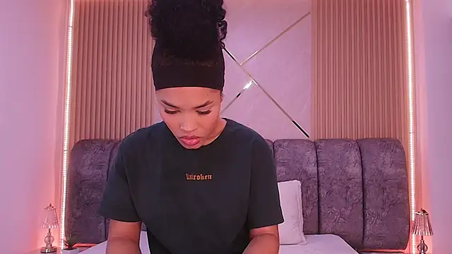 Snapshot of naia_blessed chatting on February 13, 2026, 7:14 pm naia blessed online show from February 13, 2026, 7:14 pm