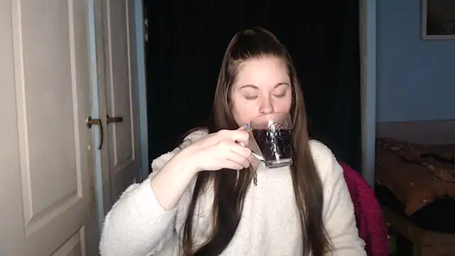 ryhhnnagold99 online show from March 6, 2026, 6:47 pm