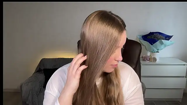 Snapshot of EvaMaddison chatting on March 20, 2026, 5:41 am EvaMaddison online show from March 20, 2026, 5:41 am