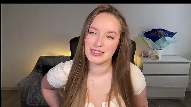 Snapshot of EvaMaddison chatting on March 11, 2026, 7:24 am EvaMaddison online show from March 11, 2026, 7:24 am