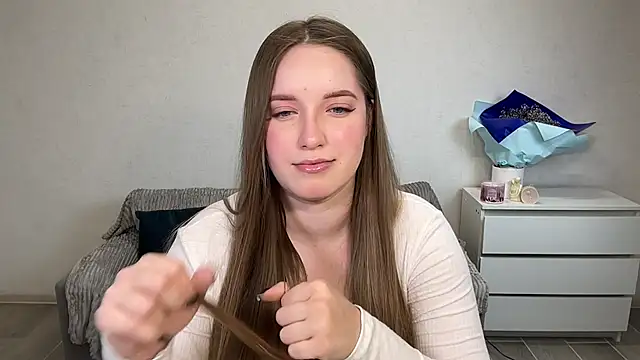 Snapshot of EvaMaddison chatting on February 6, 2026, 6:04 pm EvaMaddison online show from February 6, 2026, 6:04 pm