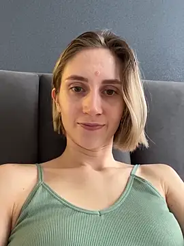 Snapshot of Feral_berry_8133 chatting on February 2, 2025, 12:13 pm Feral berry 8133 online show from February 2, 2025, 12:13 pm