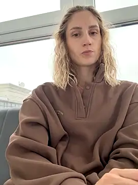 Snapshot of Feral_berry_8133 chatting on October 10, 2025, 11:55 am Feral berry 8133 online show from October 10, 2025, 11:55 am