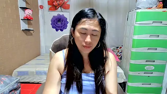 Snapshot of M_e_c_e_l chatting on May 17, 2026, 8:42 pm M e c e l online show from May 17, 2026, 8:42 pm