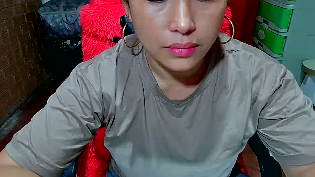 M e c e l online show from October 31, 2025, 7:43 pm