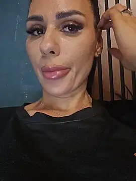 Snapshot of Lorettelorena chatting on June 27, 2026, 12:22 pm Lorettelorena online show from June 27, 2026, 12:22 pm