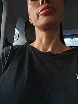 Snapshot of Lorettelorena chatting on July 12, 2026, 3:07 am Lorettelorena online show from July 12, 2026, 3:07 am