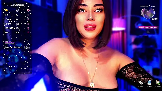 Snapshot of Thalia_Cambridge chatting on November 11, 2025, 9:31 pm Thalia Cambridge online show from November 11, 2025, 9:31 pm