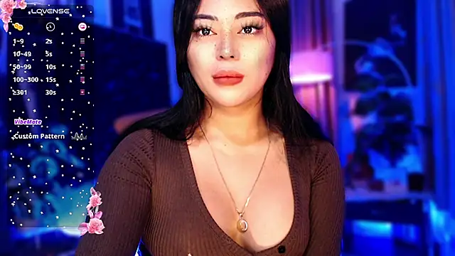 Snapshot of Thalia_Cambridge chatting on November 13, 2025, 11:52 pm Thalia Cambridge online show from November 13, 2025, 11:52 pm