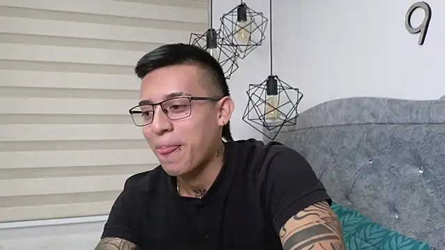 SIXXTOLOVE18 online show from March 8, 2026, 6:17 am