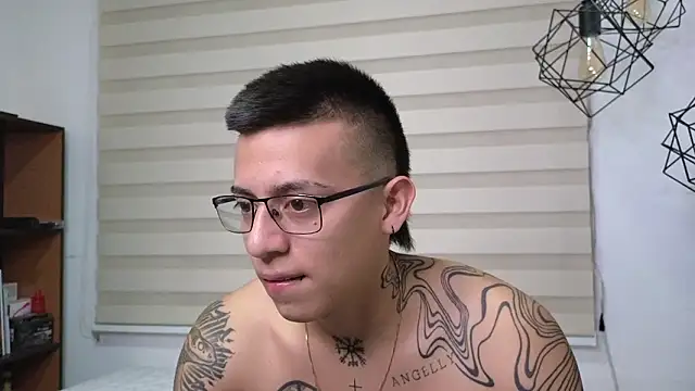 SIXXTOLOVE18 online show from March 27, 2026, 5:49 am