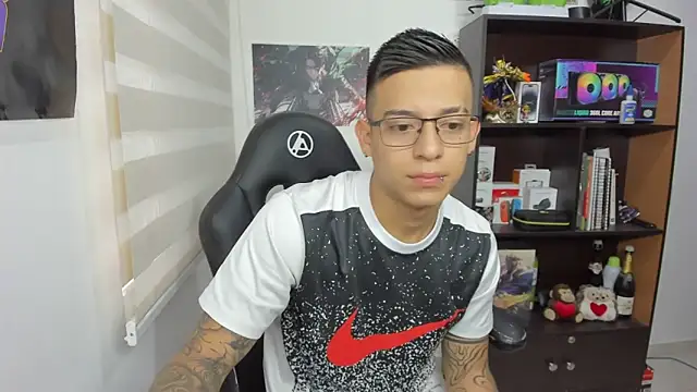 Snapshot of SIXXTOLOVE18 chatting on March 5, 2025, 4:46 pm SIXXTOLOVE18 online show from March 5, 2025, 4:46 pm