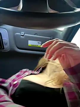 Kalli Fornia online show from December 14, 2025, 9:37 am