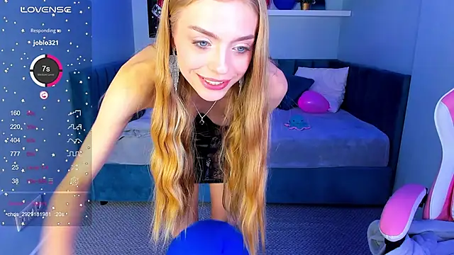 Snapshot of sayl0r_moon chatting on December 21, 2024, 12:09 am sayl0r moon online show from December 21, 2024, 12:09 am