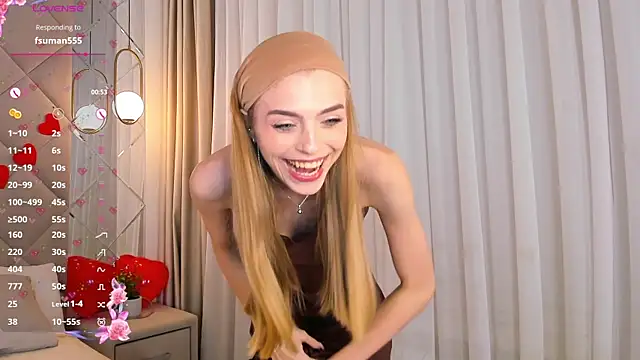 Snapshot of sayl0r_moon chatting on February 19, 2025, 12:57 am sayl0r moon online show from February 19, 2025, 12:57 am