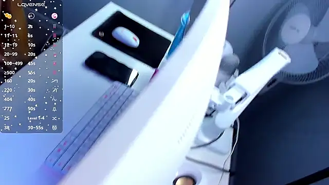 Snapshot of sayl0r_moon chatting on January 11, 2025, 3:23 am sayl0r moon online show from January 11, 2025, 3:23 am