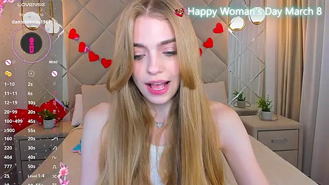 Snapshot of sayl0r_moon chatting on March 3, 2025, 12:23 am sayl0r moon online show from March 3, 2025, 12:23 am