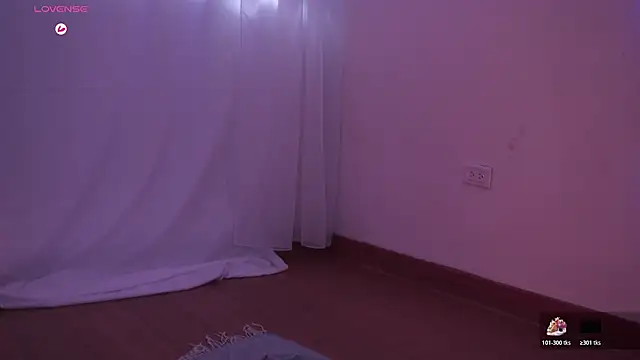 HannaMoom online show from October 21, 2025, 9:14 pm