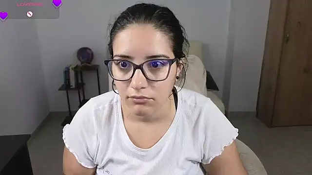 Snapshot of blue__moon_ chatting on July 25, 2026, 2:41 am blue moon online show from July 25, 2026, 2:41 am