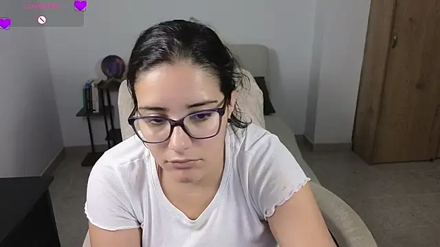 Snapshot of blue__moon_ chatting on July 7, 2026, 2:14 am blue moon online show from July 7, 2026, 2:14 am