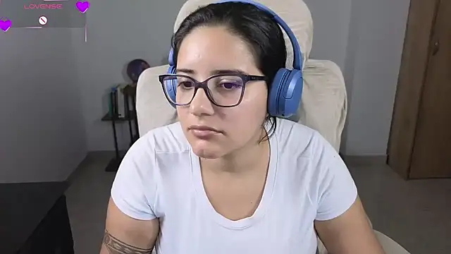 Snapshot of blue__moon_ chatting on July 29, 2026, 2:44 am blue moon online show from July 29, 2026, 2:44 am