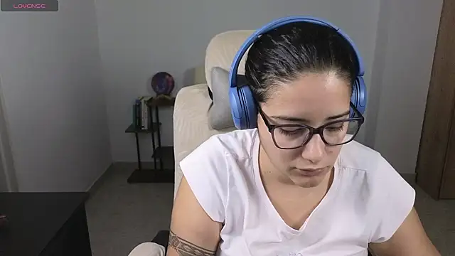 Snapshot of blue__moon_ chatting on July 28, 2026, 3:36 am blue moon online show from July 28, 2026, 3:36 am