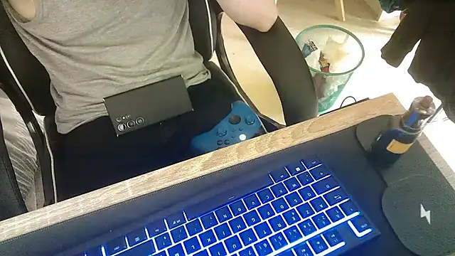 AlexEtSonSexe36 online show from February 9, 2025, 2:18 pm