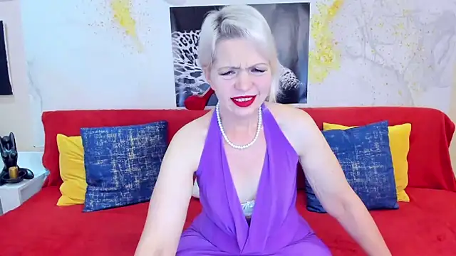 Snapshot of BeautyName chatting on November 6, 2025, 8:02 pm BeautyName online show from November 6, 2025, 8:02 pm