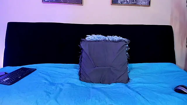 Snapshot of Sweet_Alessandre chatting on November 18, 2025, 7:28 pm Sweet Alessandre online show from November 18, 2025, 7:28 pm