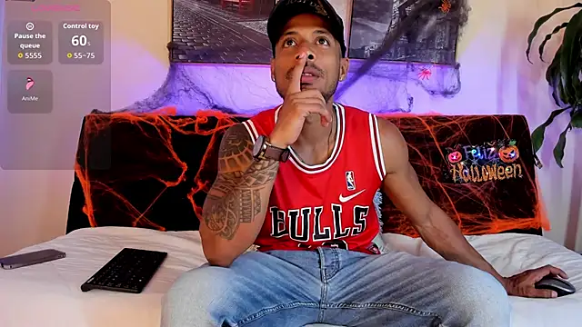 Snapshot of Sweet_Alessandre chatting on November 1, 2025, 7:30 pm Sweet Alessandre online show from November 1, 2025, 7:30 pm