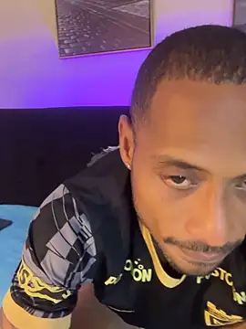 Snapshot of Sweet_Alessandre chatting on December 4, 2025, 7:35 pm Sweet Alessandre online show from December 4, 2025, 7:35 pm