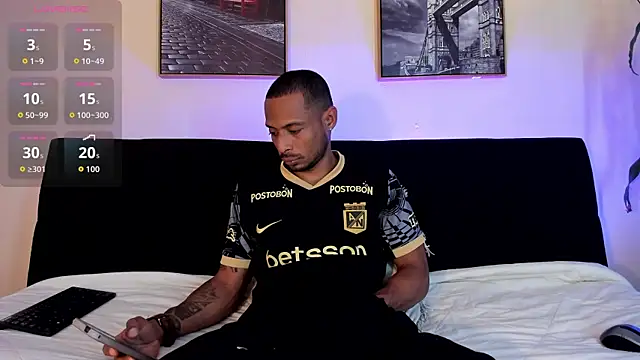 Snapshot of Sweet_Alessandre chatting on October 30, 2025, 7:11 pm Sweet Alessandre online show from October 30, 2025, 7:11 pm