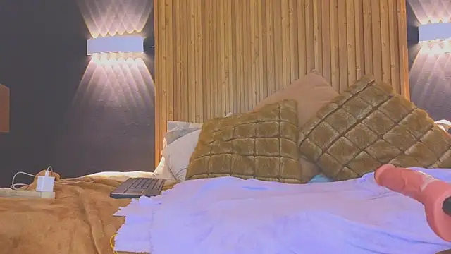 Snapshot of samantha_bss chatting on February 1, 2025, 6:19 pm samantha bss online show from February 1, 2025, 6:19 pm