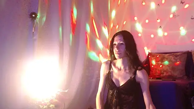 Snapshot of ElysaSun chatting on October 21, 2025, 6:18 pm ElysaSun online show from October 21, 2025, 6:18 pm