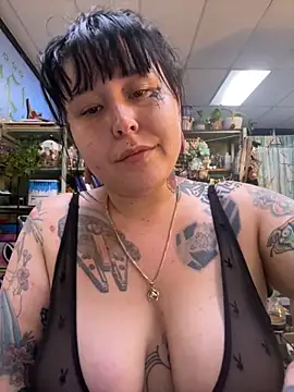 evacheers online show from October 22, 2025, 10:04 am