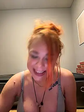 Snapshot of PennyPrincess chatting on November 29, 2025, 1:44 pm PennyPrincess online show from November 29, 2025, 1:44 pm