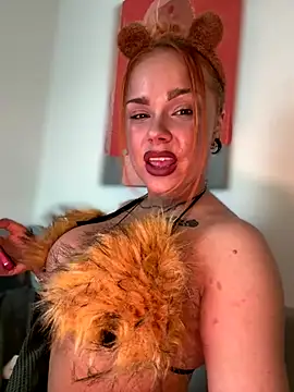 Snapshot of PennyPrincess chatting on November 30, 2025, 12:28 pm PennyPrincess online show from November 30, 2025, 12:28 pm