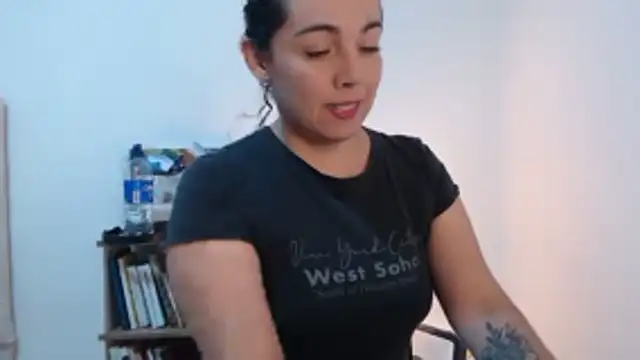 camii 7 online show from March 17, 2026, 1:19 am