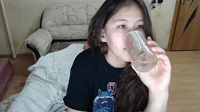 Snapshot of Riz_girl chatting on March 17, 2026, 6:44 pm Riz girl online show from March 17, 2026, 6:44 pm