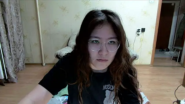 Snapshot of Riz_girl chatting on March 9, 2026, 4:43 pm Riz girl online show from March 9, 2026, 4:43 pm