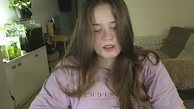 Snapshot of remirann_ chatting on November 20, 2025, 3:23 pm remirann online show from November 20, 2025, 3:23 pm