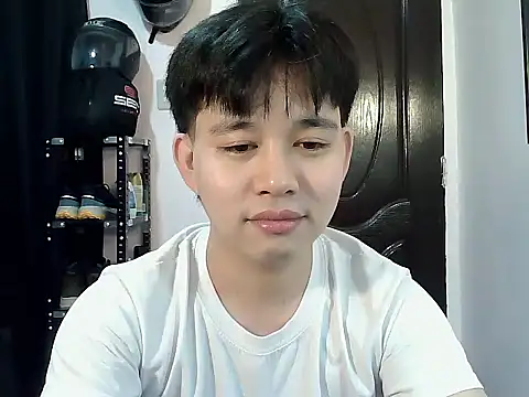 alfonsoasiancutie online show from February 1, 2026, 7:28 am