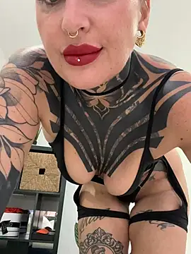InkedBiitch online show from May 4, 2026, 5:27 pm