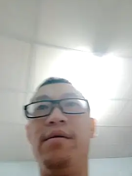 Snapshot of Exposedsian chatting on January 7, 2025, 8:10 pm Exposedsian online show from January 7, 2025, 8:10 pm